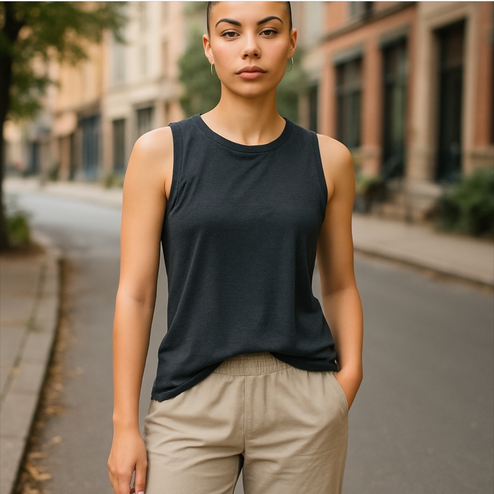MEMBER'S MARK WOMEN'S CHARCOAL GRAY SOFT RIB CROPPED TANK - STYLE & PERFORMANCE!